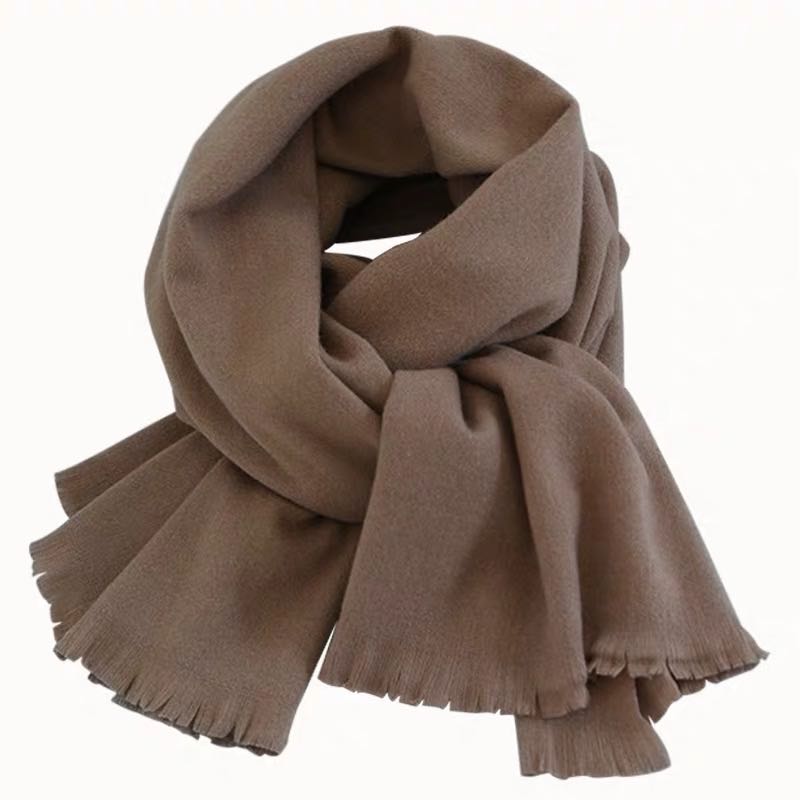 This classic and high-end scarf is a versatile and fashionable long shawl for women in autumn and winter