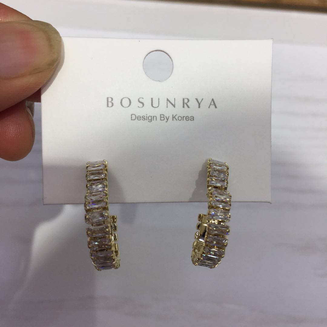 European and American exaggerated European and American copper gold-plated with colored diamonds and zircon, fashionable and popular C-shaped ear ring metal crystal jewelry