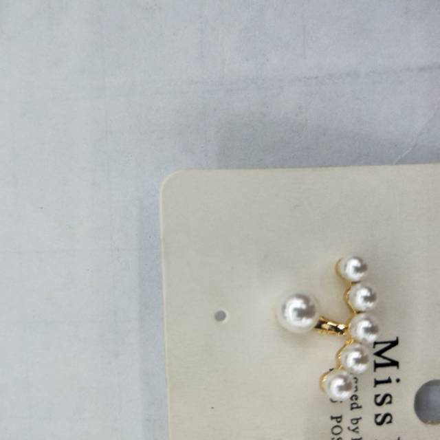 Factory direct sales: Simple, elegant, fashionable and popular jewelry and accessories, personalized and trendy new combination pearl earrings, Li accessories details Picture