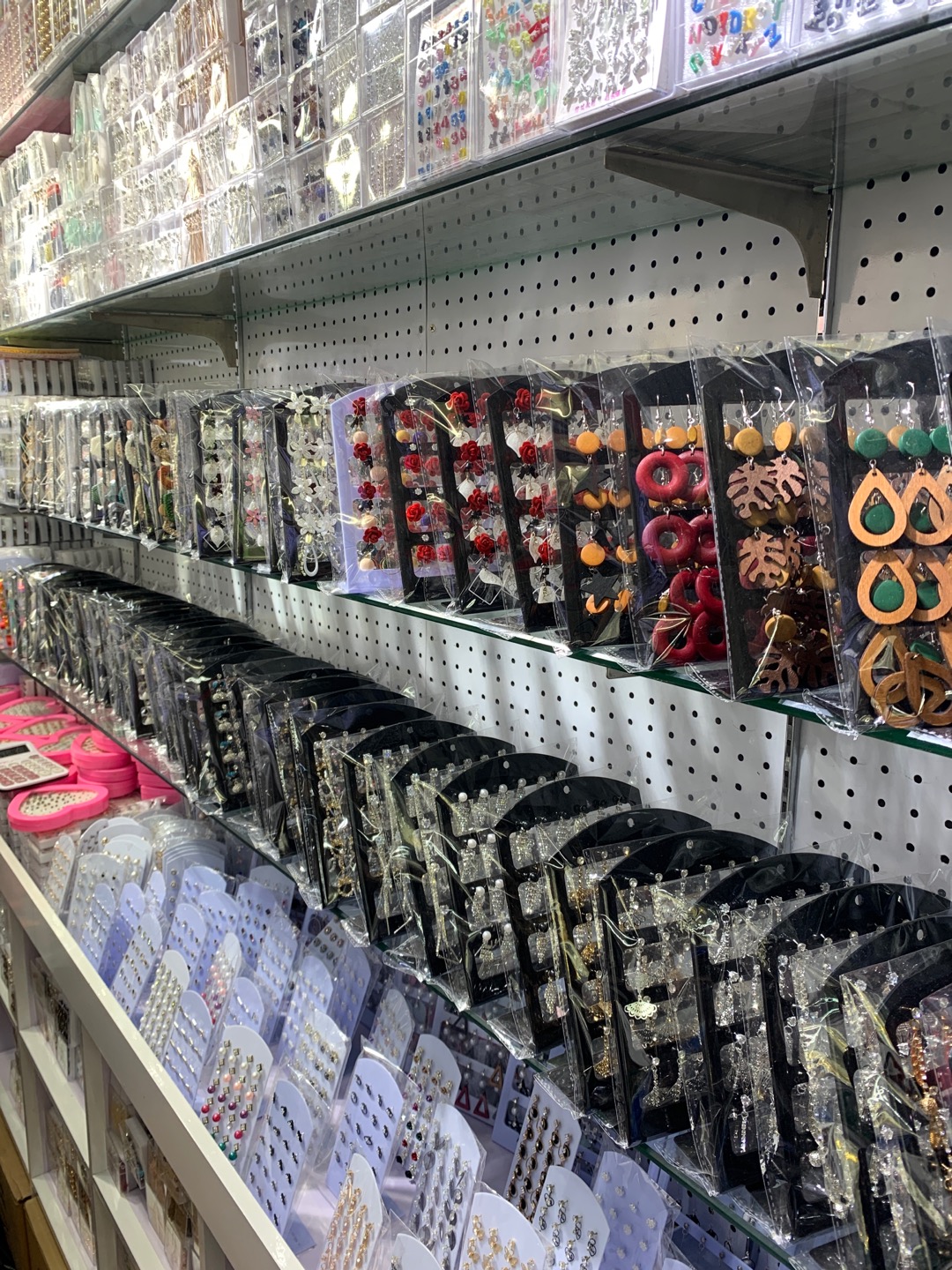 Beauty accessories describe pic - 3