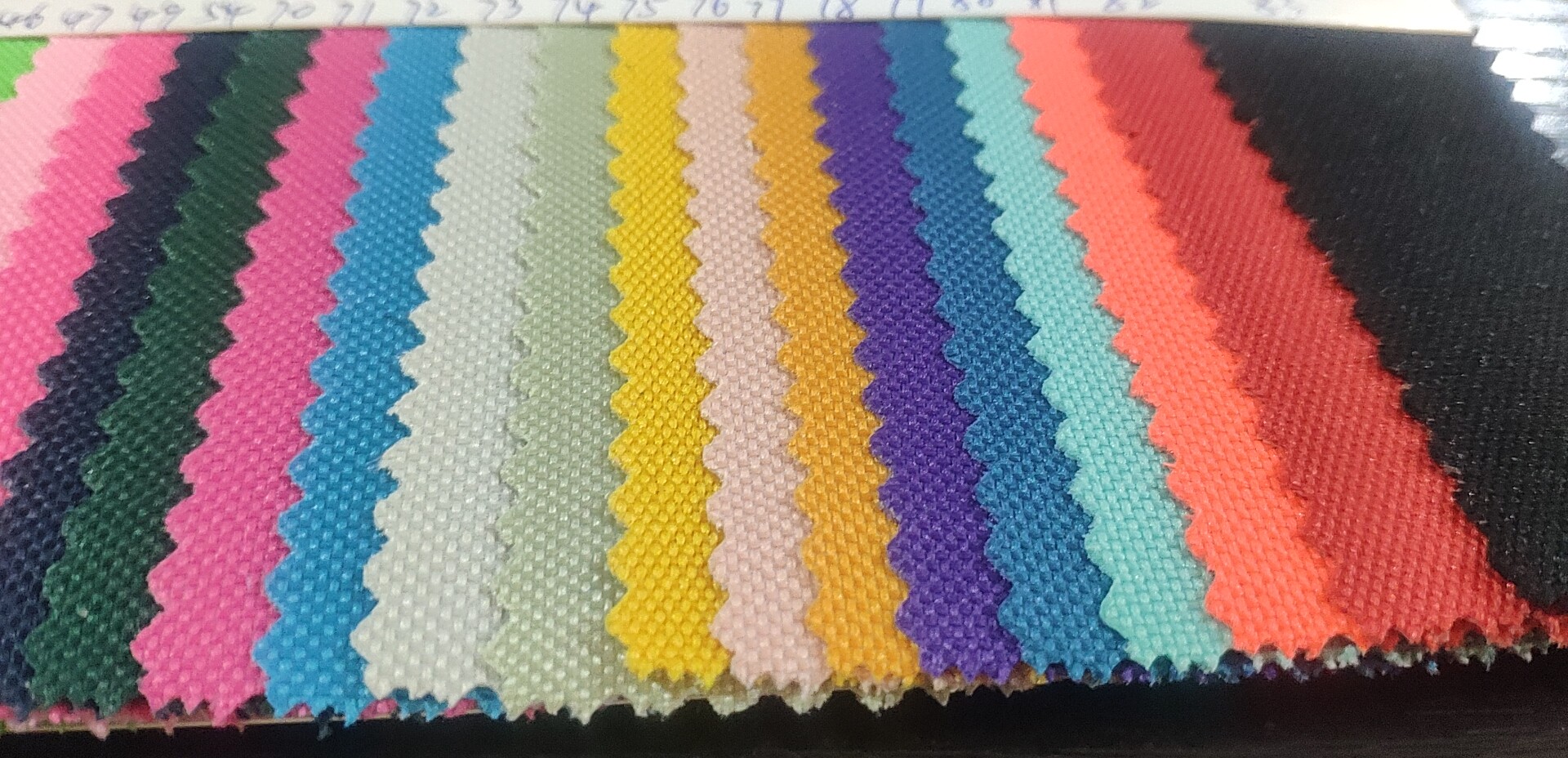 其他皮革材质耐磨耐用人造革