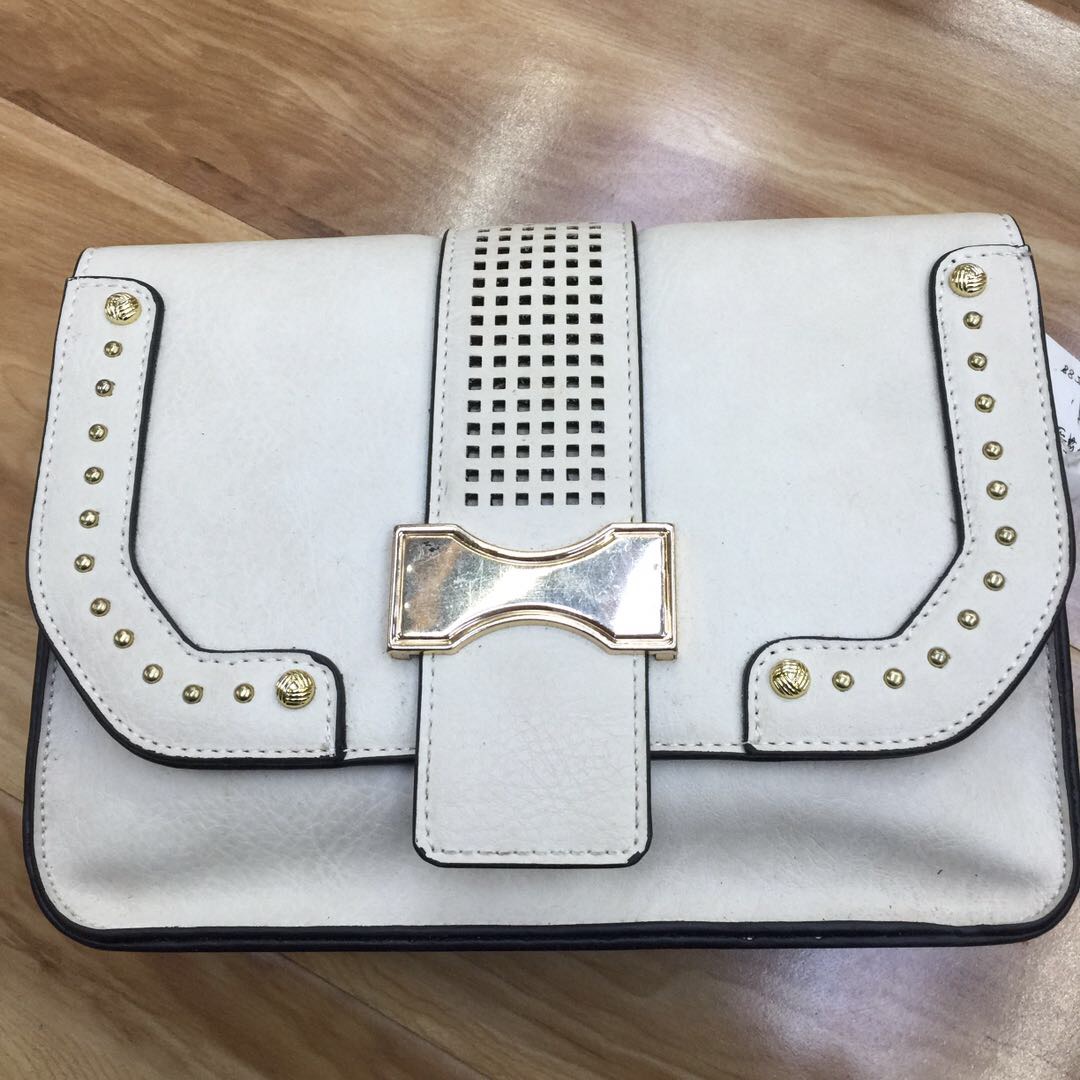 Fashionable small bag for women 2019 New rivet trendy Hong Kong style retro chain small square bag Korean style versatile crossbody bag