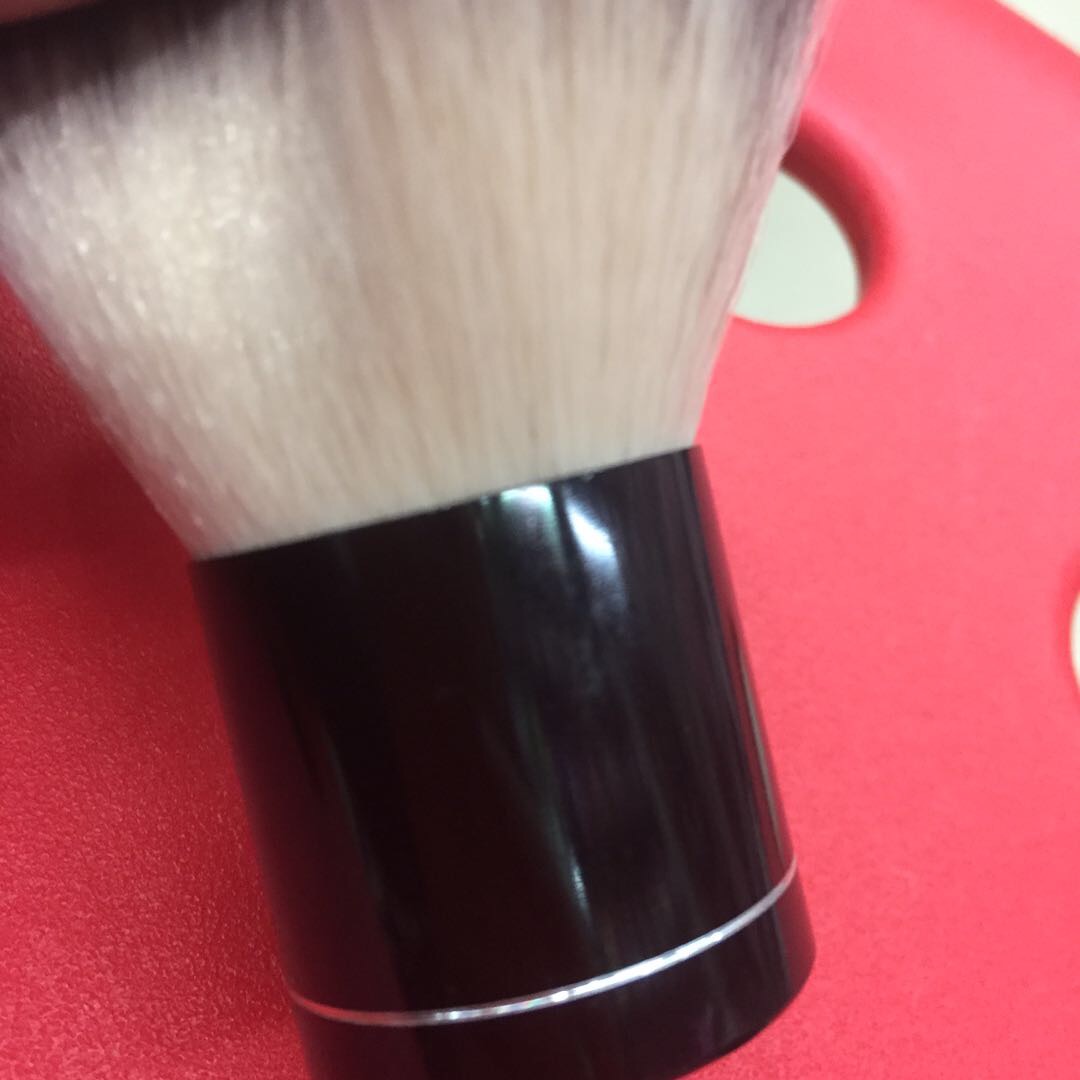 European and American fashion bestsellers: Single makeup brush, blush brush, hairdressing brush, loose brush Specification image