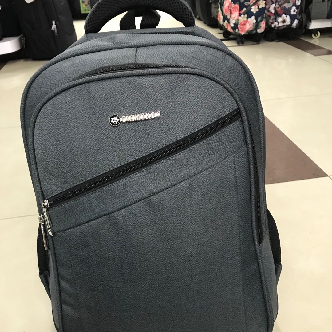 男时尚双肩包潮流学生商务旅行包大容量包轻便休闲背包