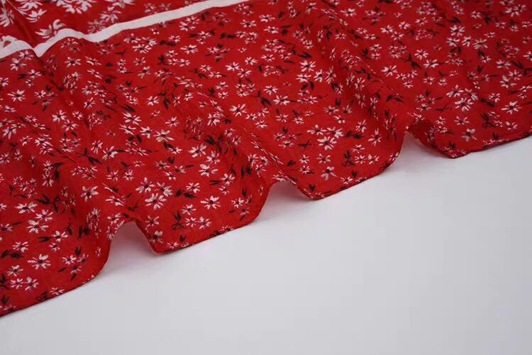 Spring And Autumn Leaves Delicate Printed Silk Scarves All Travel Red Thin Square Scarf Specification drawing