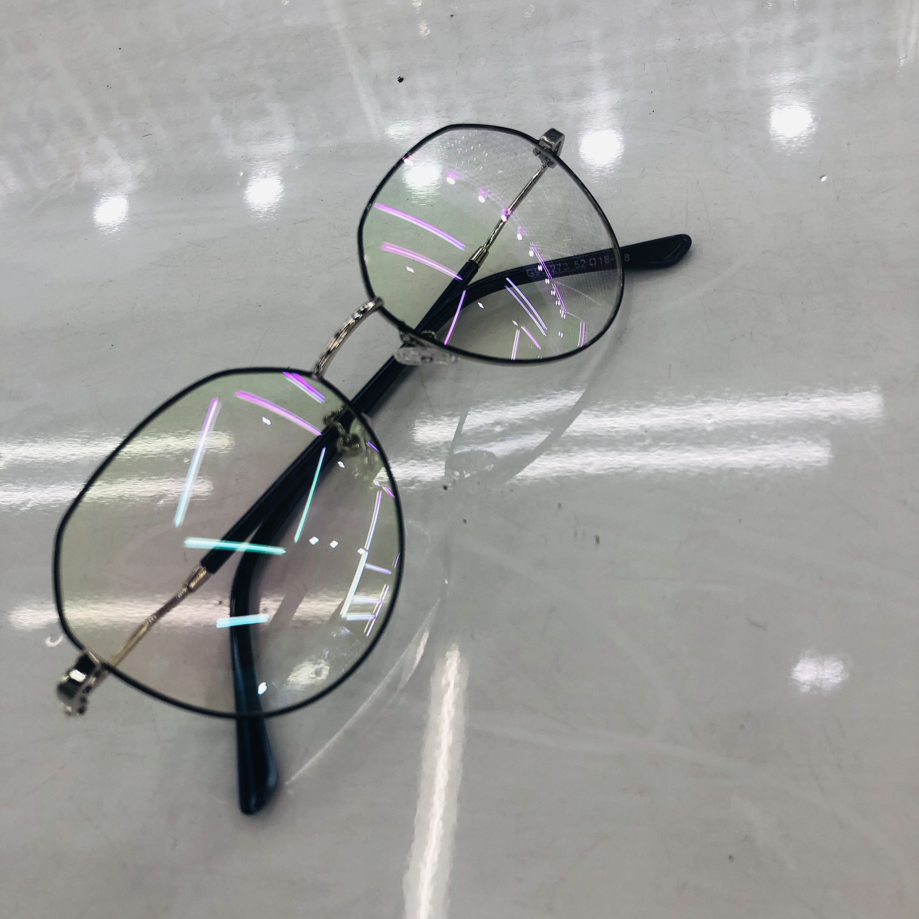 Sunglasses are fashionable and versatile, and uv - proof glasses are wholesale for men and women thumbnail