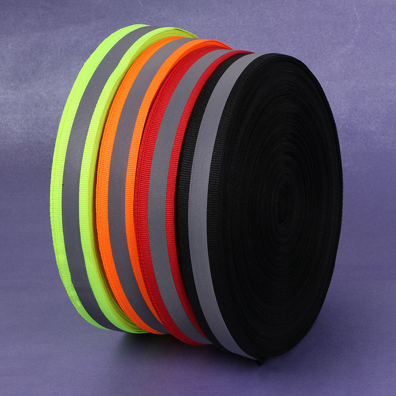 This white handcrafted edge-wrapped fabric strap, fabric strips, straps, leg bindings, rolled edges, and clothing accessories details Picture