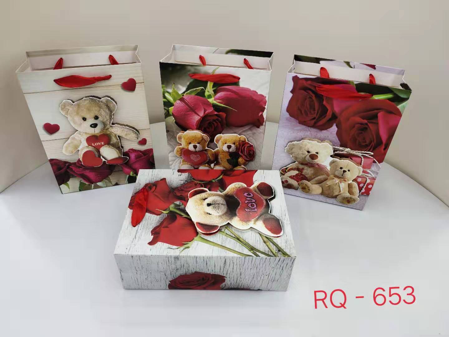 批发小熊贴片礼品袋四色混手提袋服装袋