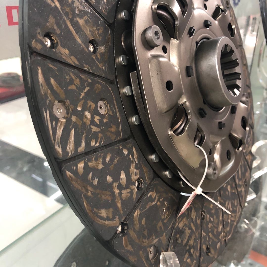Show the internal structure diagram of the clutch plate and the material sample