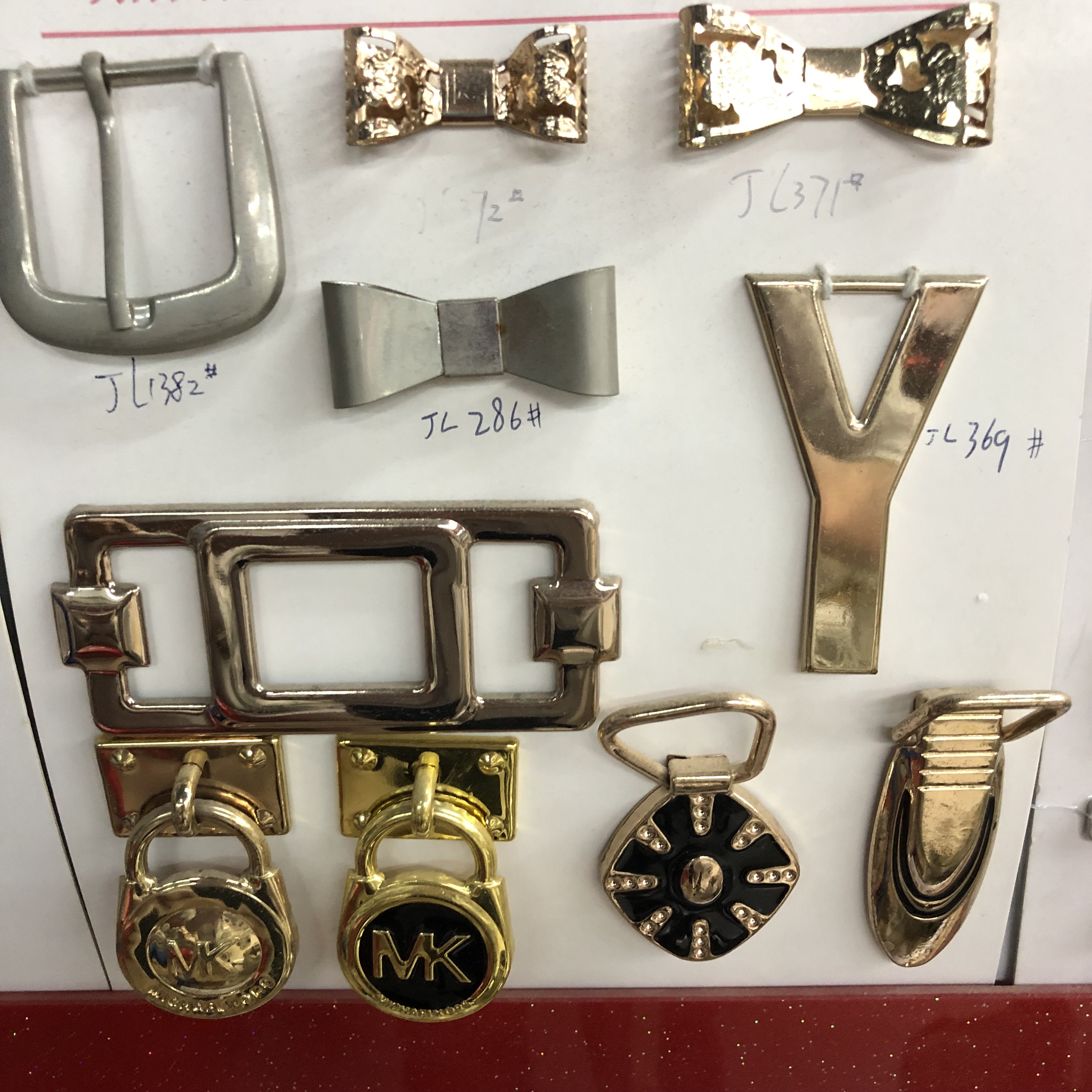 厂家直销 皮具包 配件五金包扣钥匙扣勾扣包带 配件挂钩扣