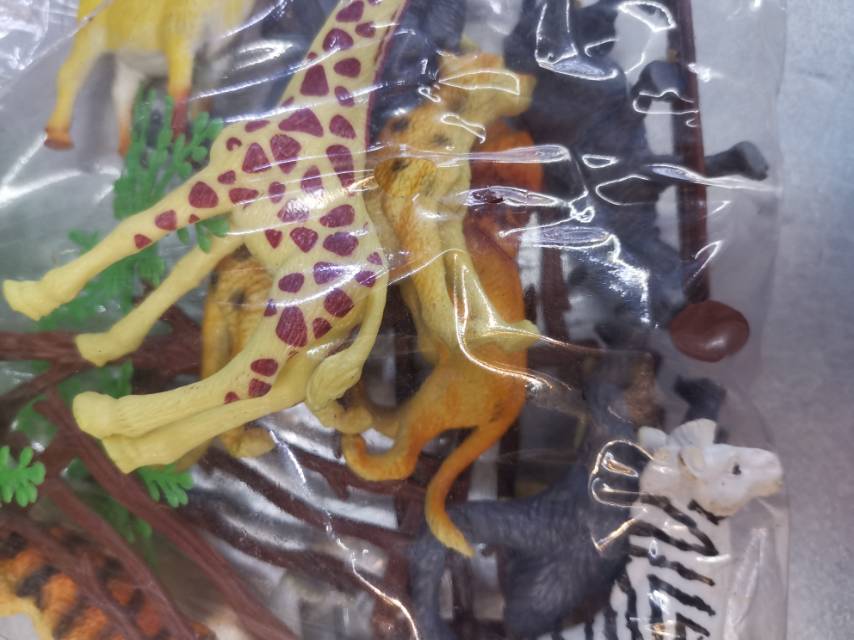 静态各种野生动物模型带植物仿真玩具塑料材质细节图