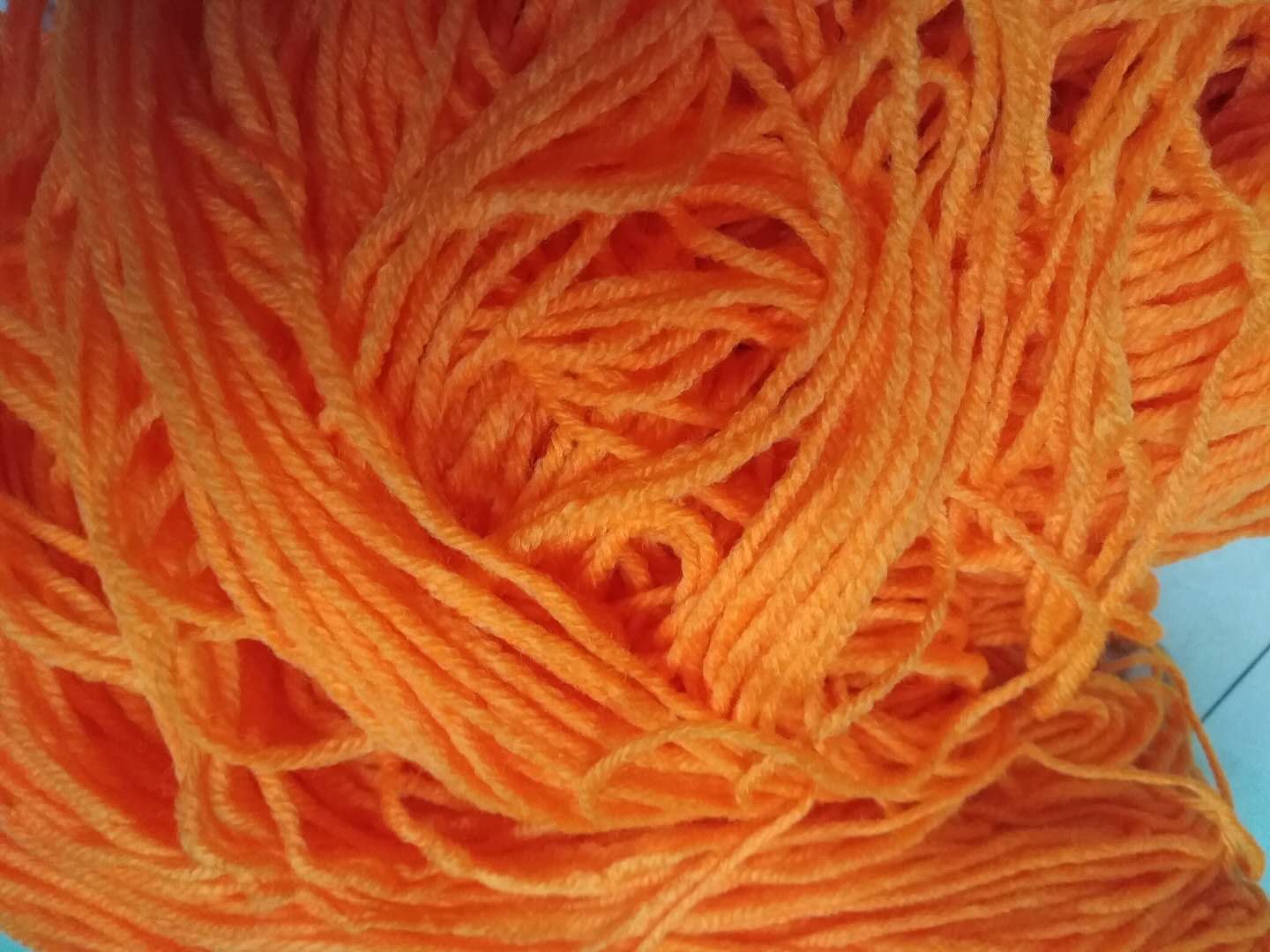 The new single-color yarn handicrafts feature a variety of medium and thick acrylic yarn colors and styles details Picture