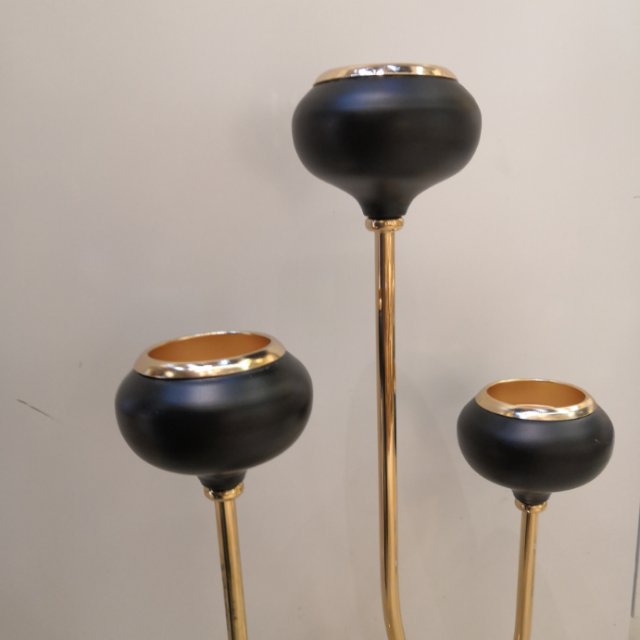 Exquisite three-seat irregular retro candlestick details Picture