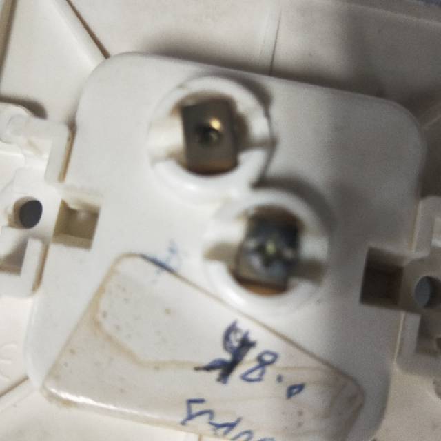 高品质厂家直销安全白色新款开关细节图