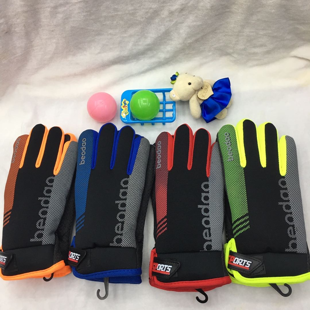 Manufacturer's best-selling direct sales outdoor leisure sports cycling and skiing gloves, winter fashionable men's style, warm, anti-slip and cold-proof Specification image