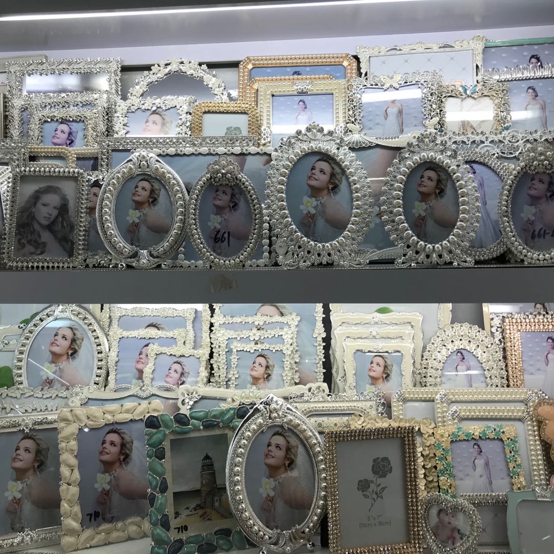 Zhejiang Yiwu Yuemei Photo Frame describe pic - 1