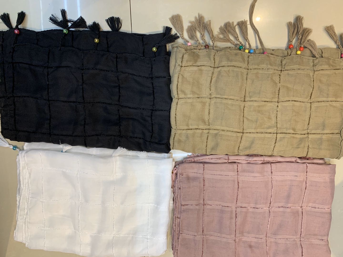 Women's Scarf Fashion Everything Fashion Explosion Plush Grid Hanging Beard Colored Beads Specification drawing