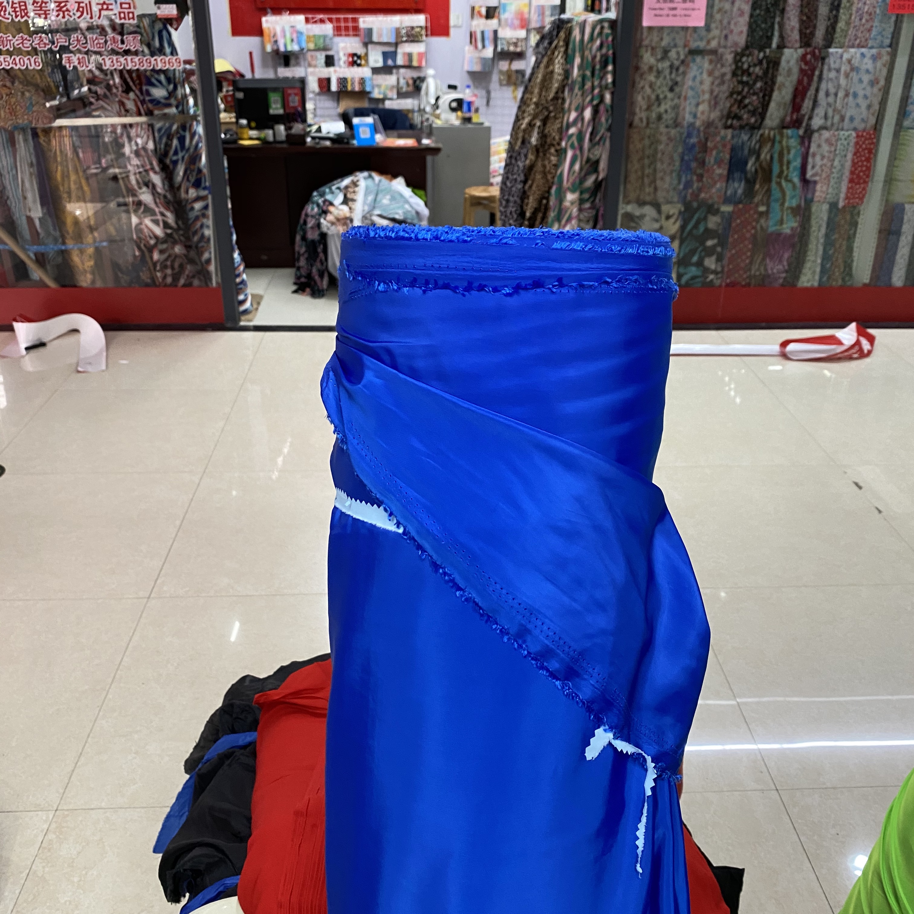 75D memory foam imitation fabric plain weave windbreaker fabric, autumn and winter cotton-padded jacket fashion fabric, down jacket fabric details Picture