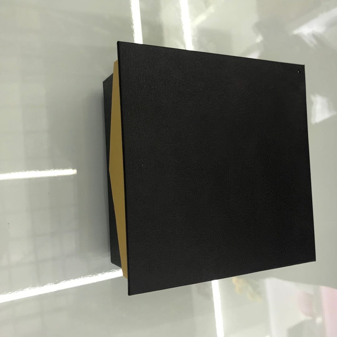 黑色黑暗系商务样式礼品盒礼物包装盒简约设计图