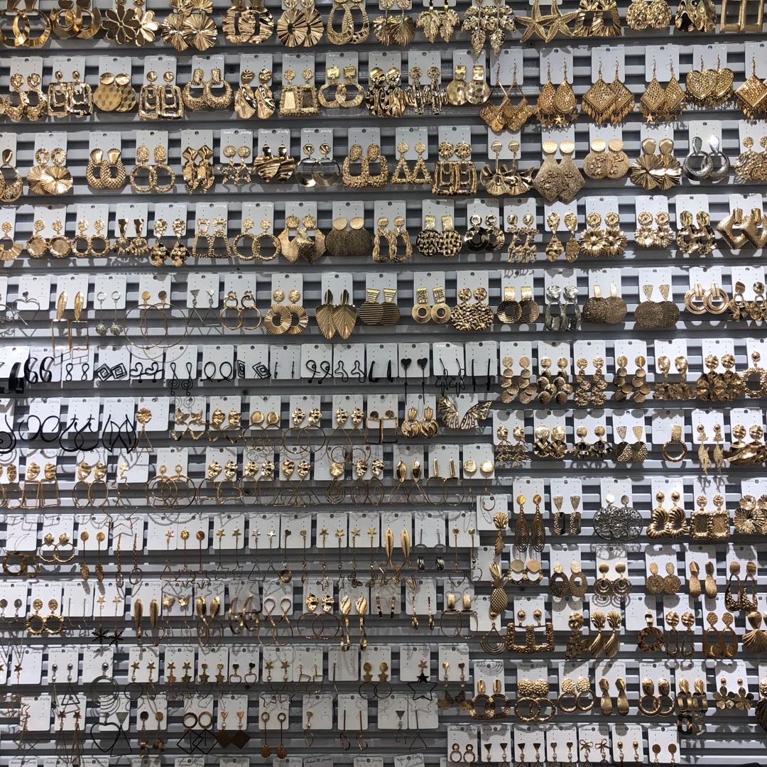 Beautiful accessories describe pic - 2