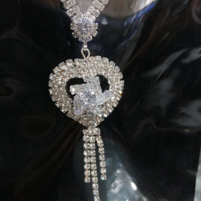 Two-piece set of Korean gold-plated jewelry factory direct sales, heart-shaped claw chain jewelry set details Picture