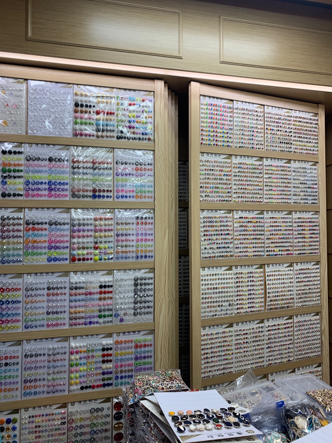 Yiwu Haiheng Clothing Co., LTD describe pic - 2