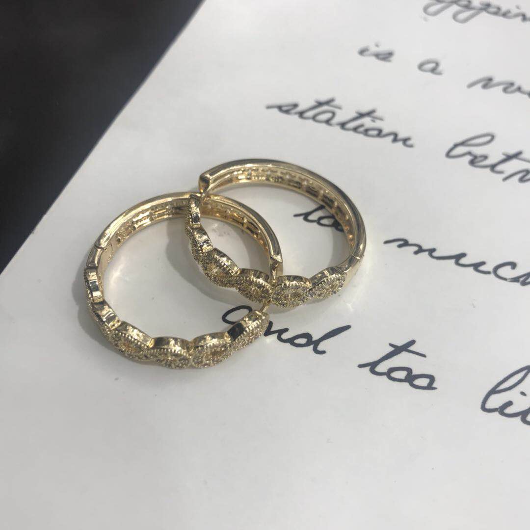 European and American exaggerated large circle earrings, feminine charm, circular earrings, simple stud earrings, Korean version circular ear rings