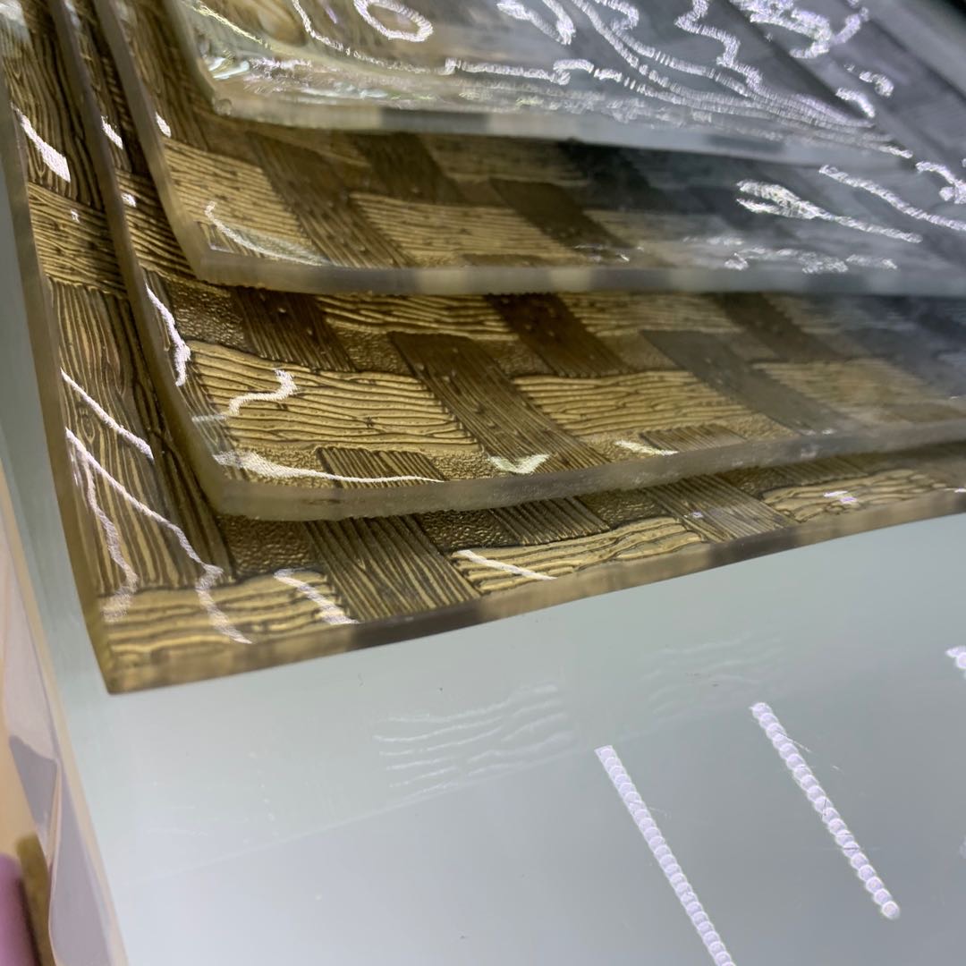 7820 gold and silver gradient striped glass fruit platter on the 3rd floor, Zone D, Phase I of Fuyuan Glass International Trade City details Picture