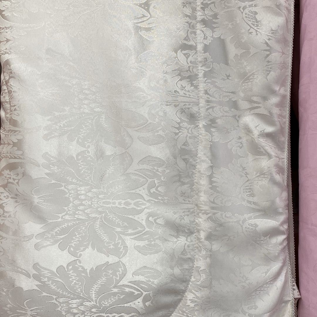 Fine Handmade Silk Quilt Specification drawing
