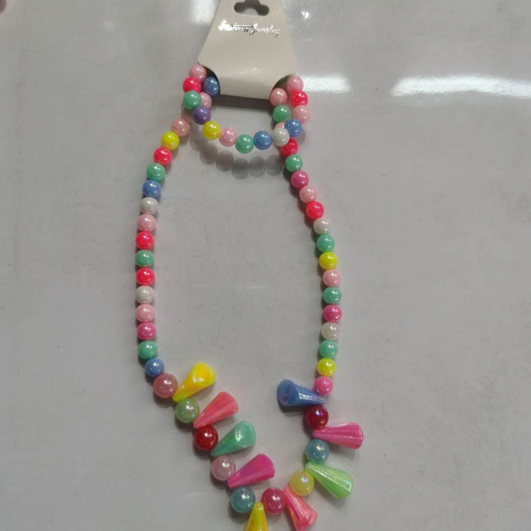 Children's colorful bead necklace, a versatile accessory for little girls details Picture