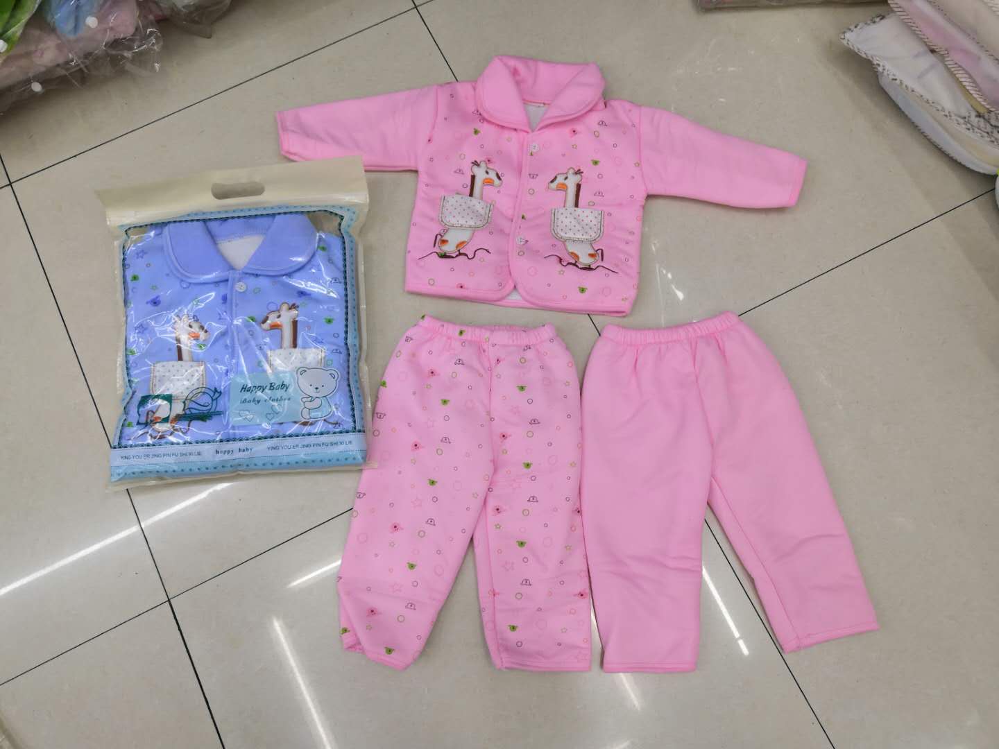 婴儿用品/围兜产品图