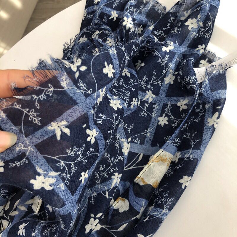Spring And Autumn New Thin Women's Silk Scarf Raw Edge Printed Shawl Shawl Specification drawing