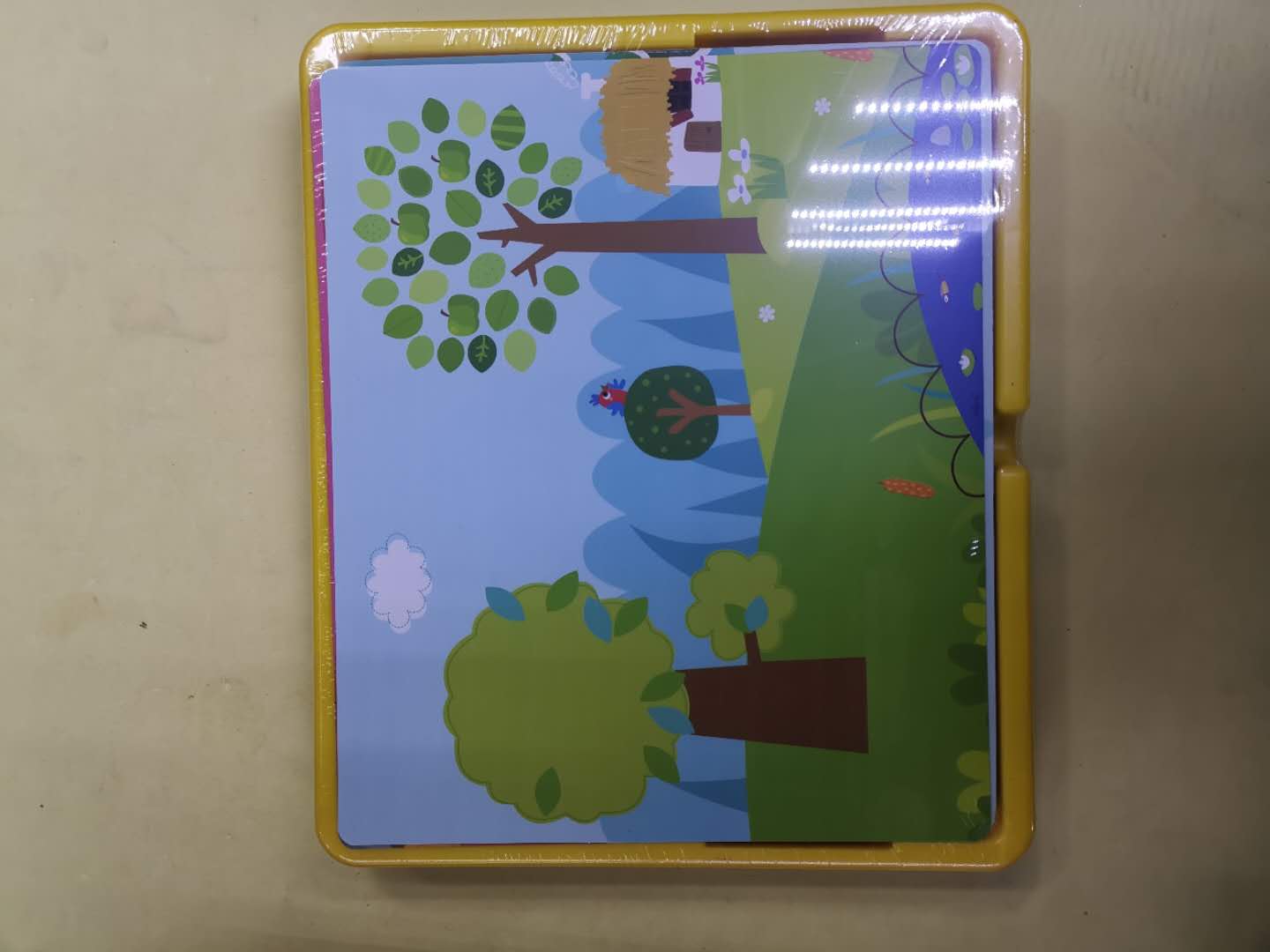 Children's magnetic jigsaw puzzle educational toys for boys, girls, and babies aged 3 to 4 to 6 develop intelligence and brainpower. Magnetic jigsaw puzzle fun throughout the four seasons details Picture