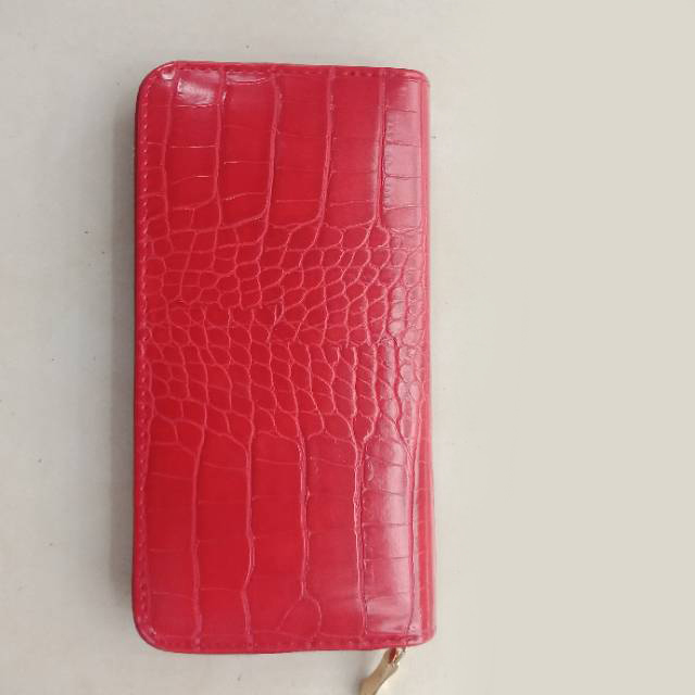 Madam, a rectangular wallet with red scales