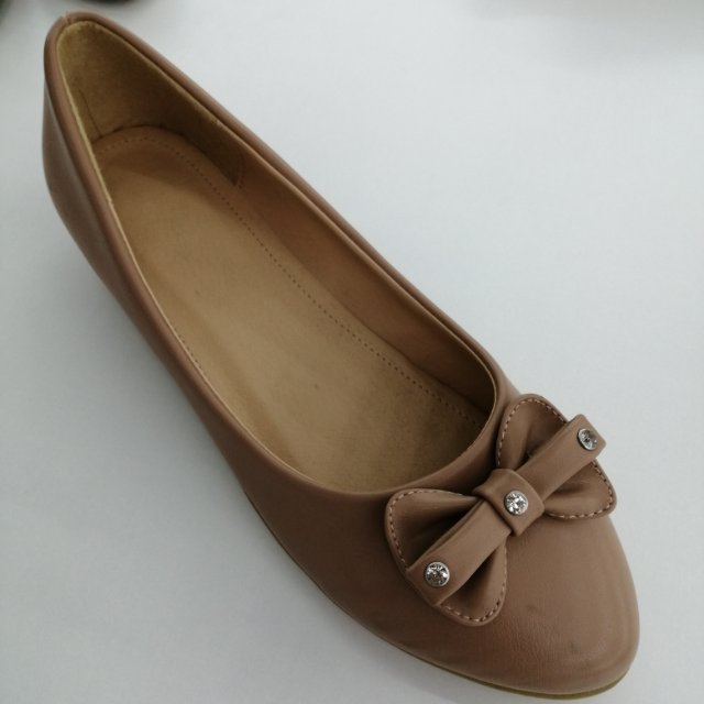 时尚休闲平底平跟女鞋春夏新款豆豆舒适船鞋一脚蹬单鞋铆钉钻