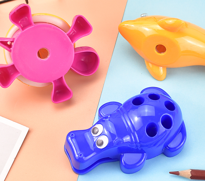 Animal cartoon pencil sharpener, large pencil sharpener, small pencil sharpener for girls, small pencil sharpener for primary school students details Picture