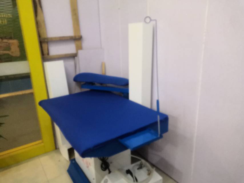 Jiasman upper exhaust suction ironing table with rocker arm type Specification image