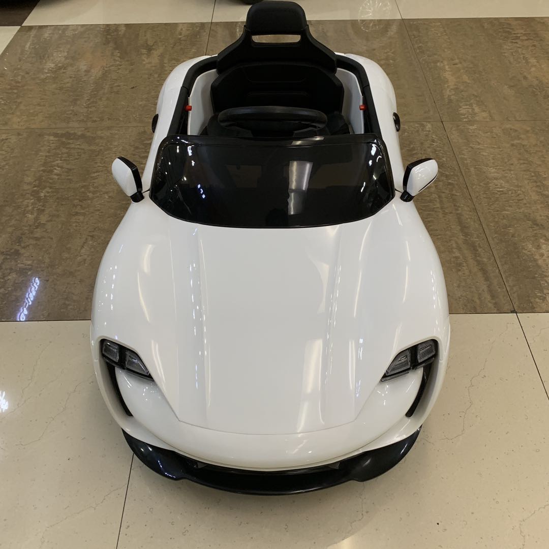 儿童电动车四轮双驱动电动汽车