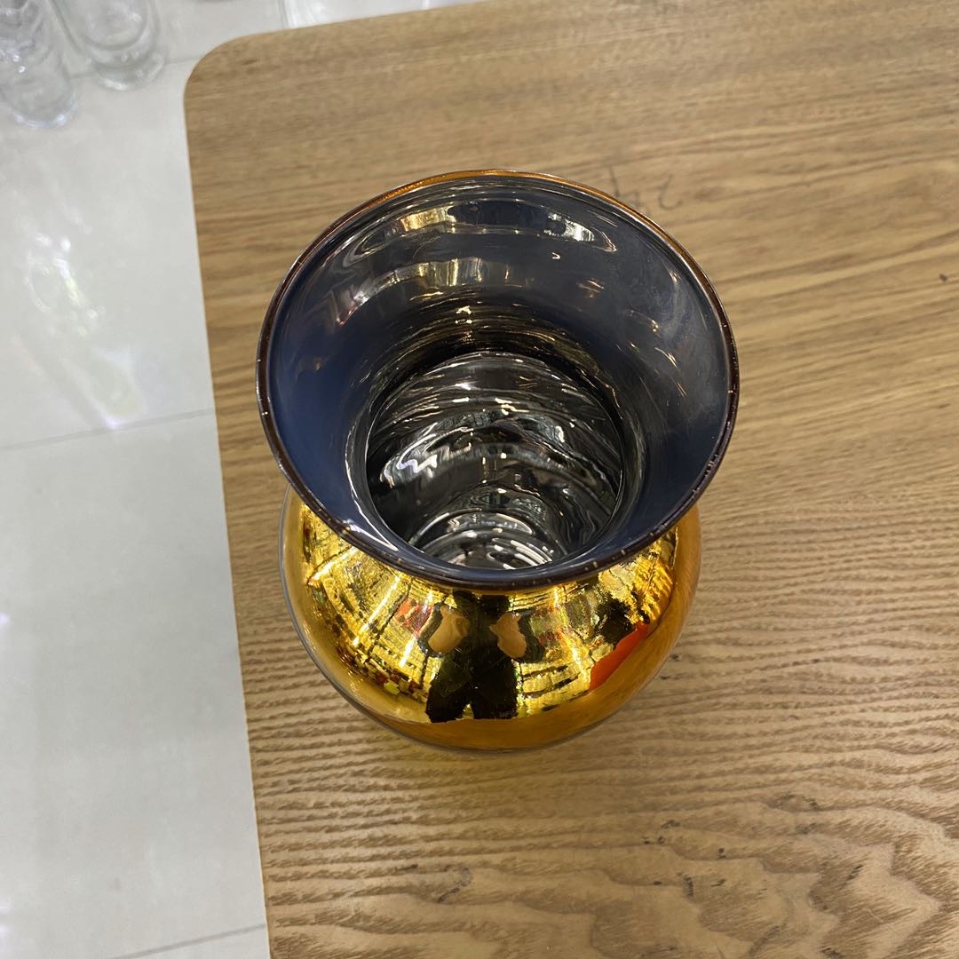 Factory direct sales, wholesale and retail of narrow-mouthed electroplated vases. For orders in stock, please consult Specification image
