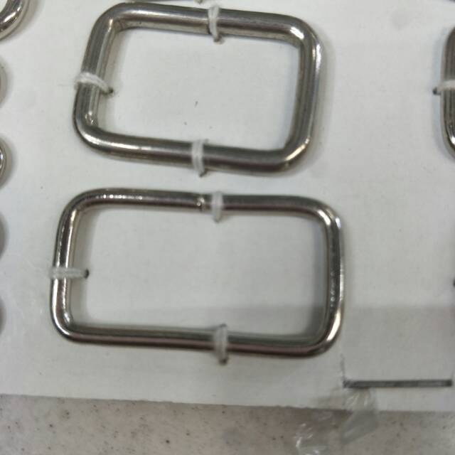 厂家直销金属电镀服装箱包用常规方扣产品图
