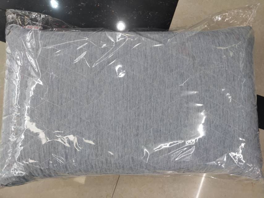 2020 New Factory Direct Sales Wholesale Retail Diamond Check Pillow