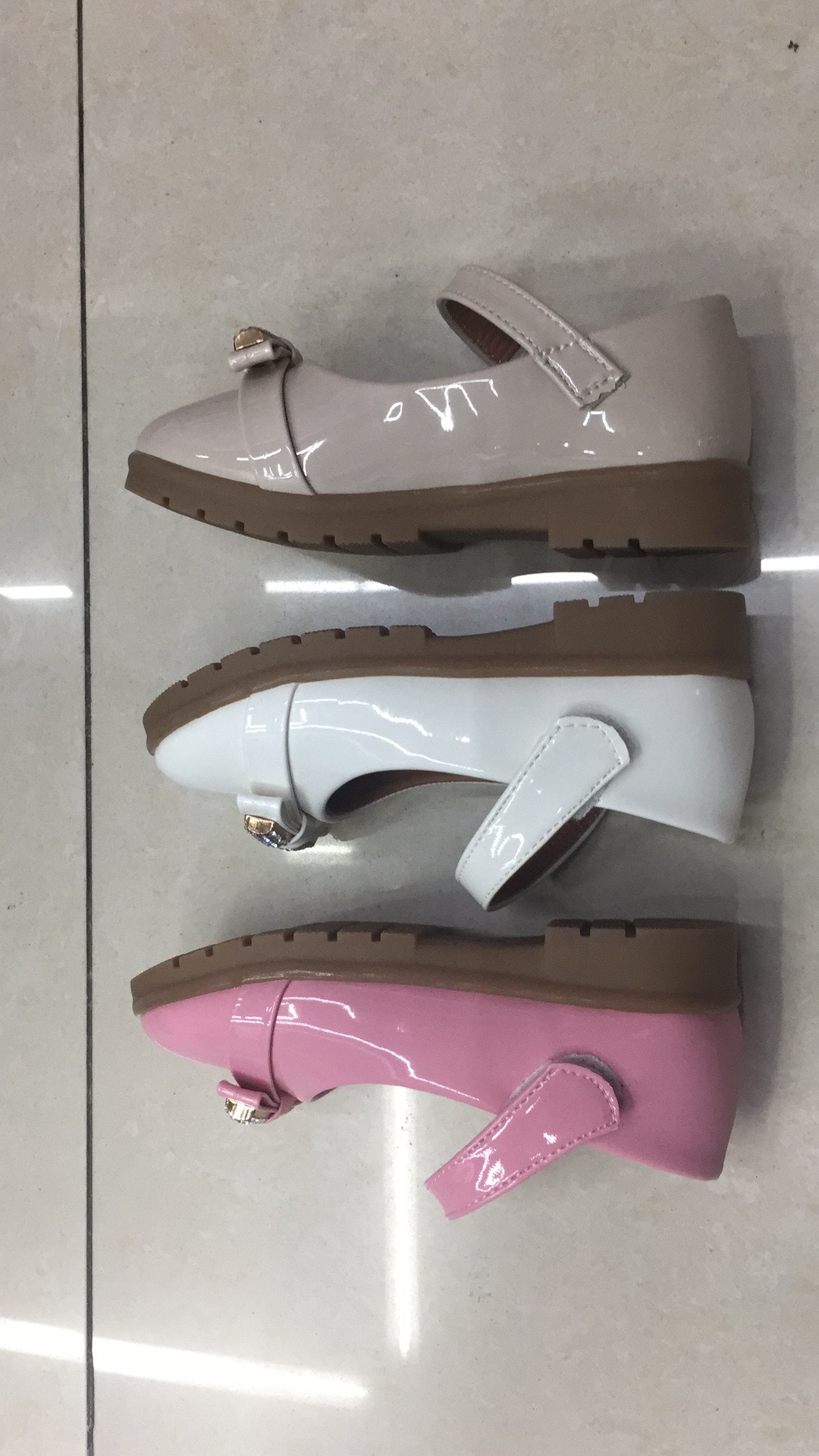 2023 Spring children students perform the Korean version of the girl's bow H208 Hongyun 2020 foreign trade girl baby butterfly princess shoes Specification drawing
