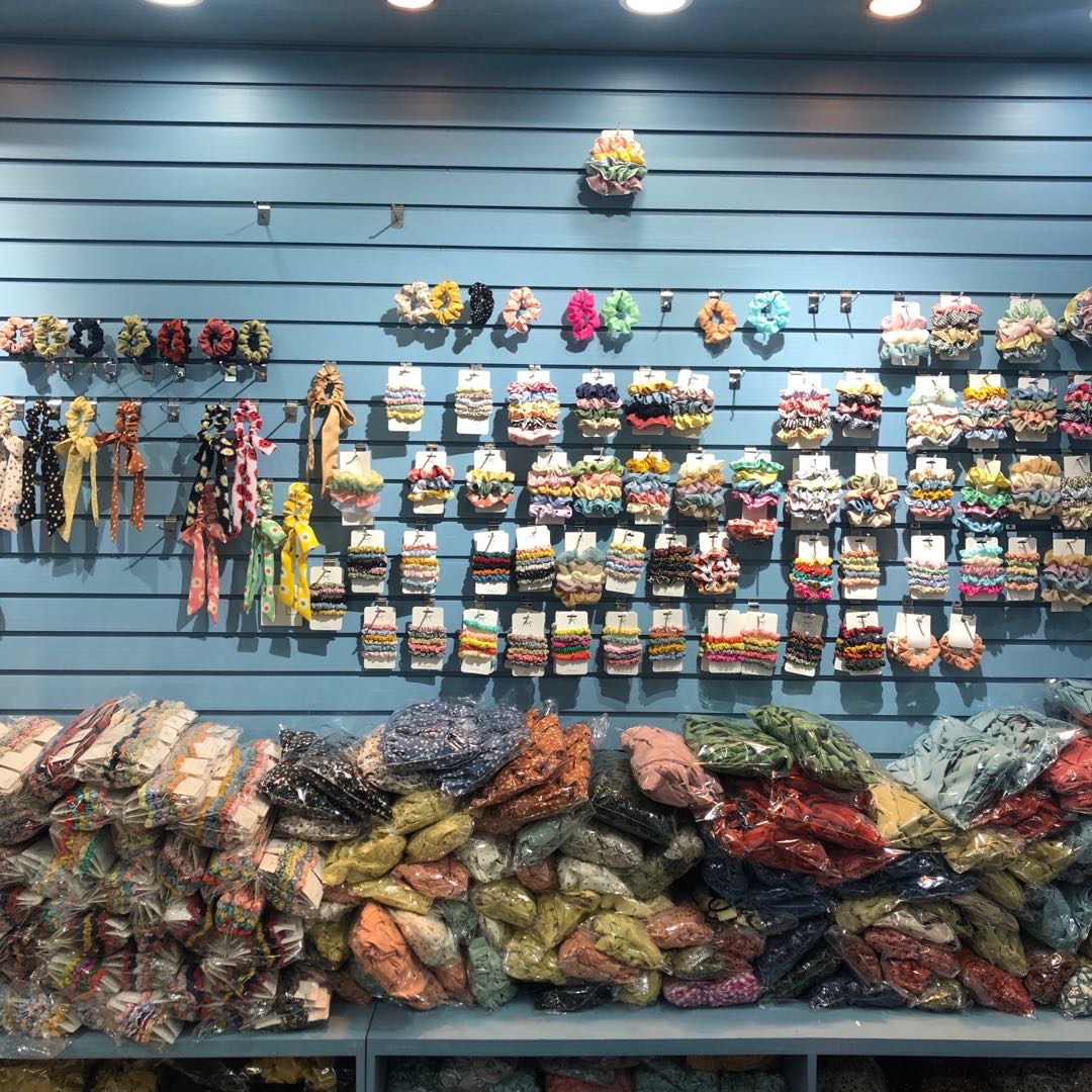 Colorful accessories describe pic - 1