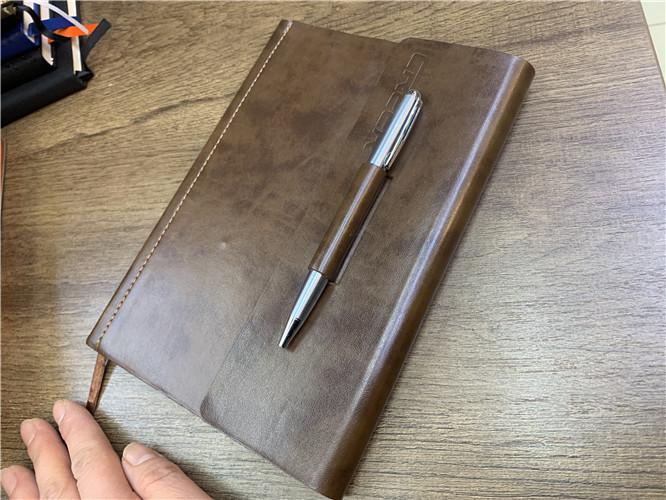 Simple And Thick High-End Color Matching Leather Business Notebook Can Be Customized