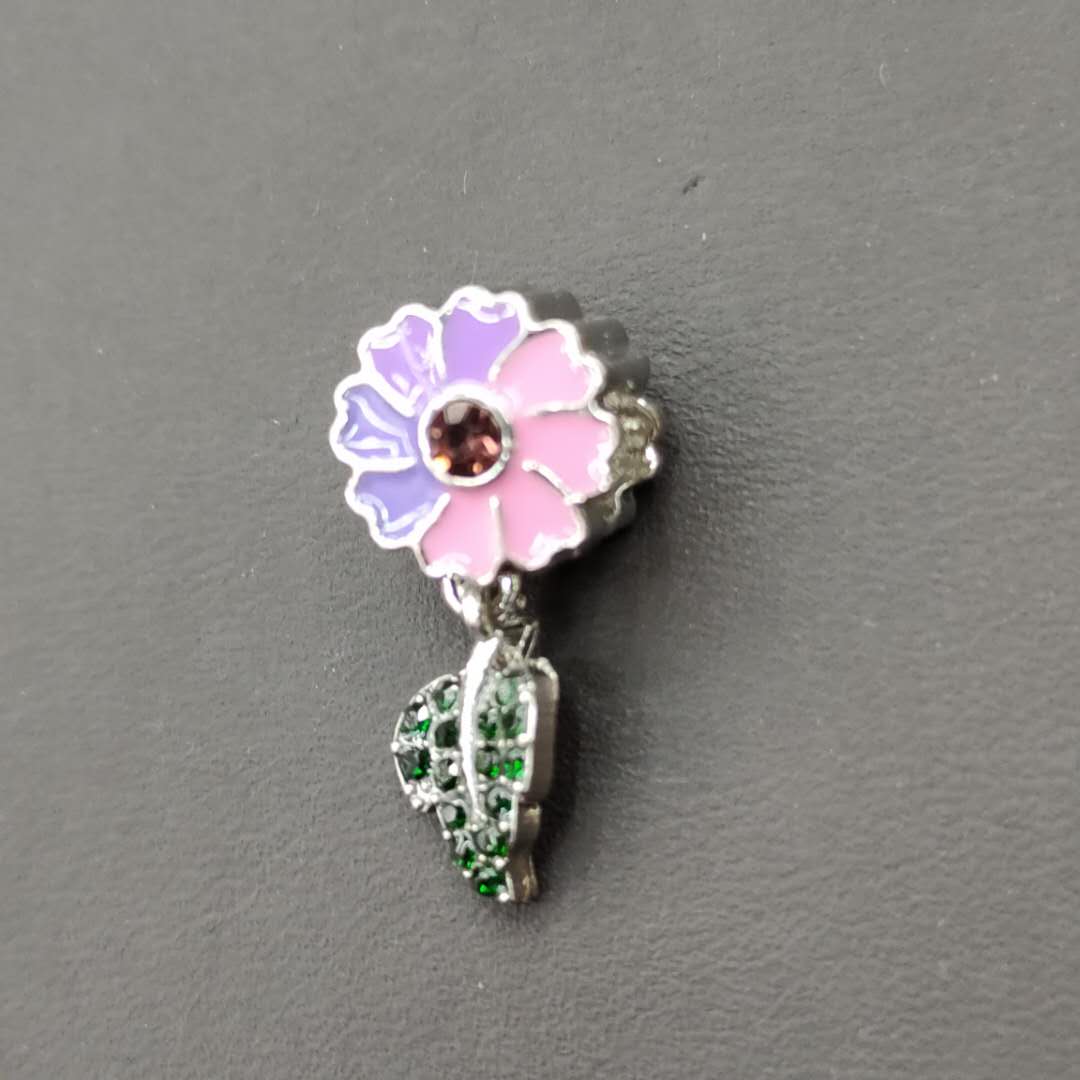 DIY珠子串珠女士串珠手链花型配件吊坠