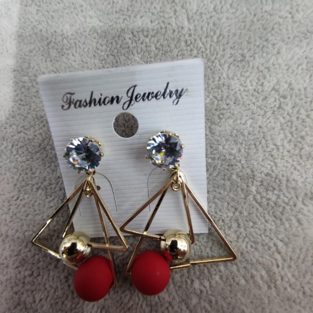 The new geometric series of foreign trade jewelry earrings for women's fashion are versatile and elegant Specification image