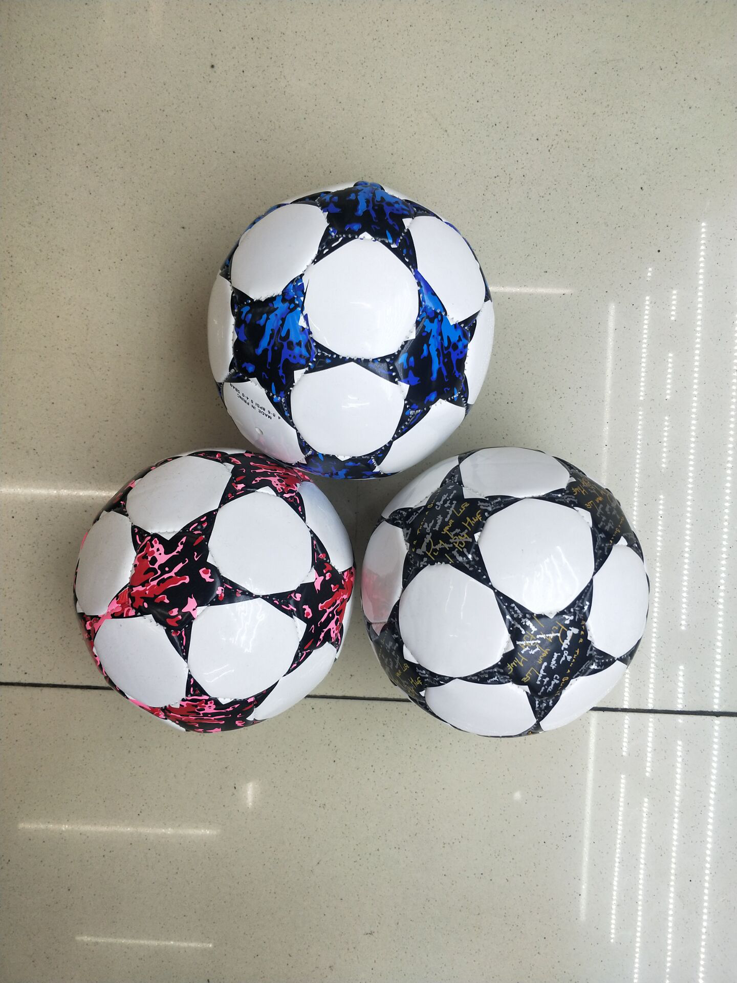 No. 2 Football outdoor wear - resistant primary school students training kindergarten special football thumbnail