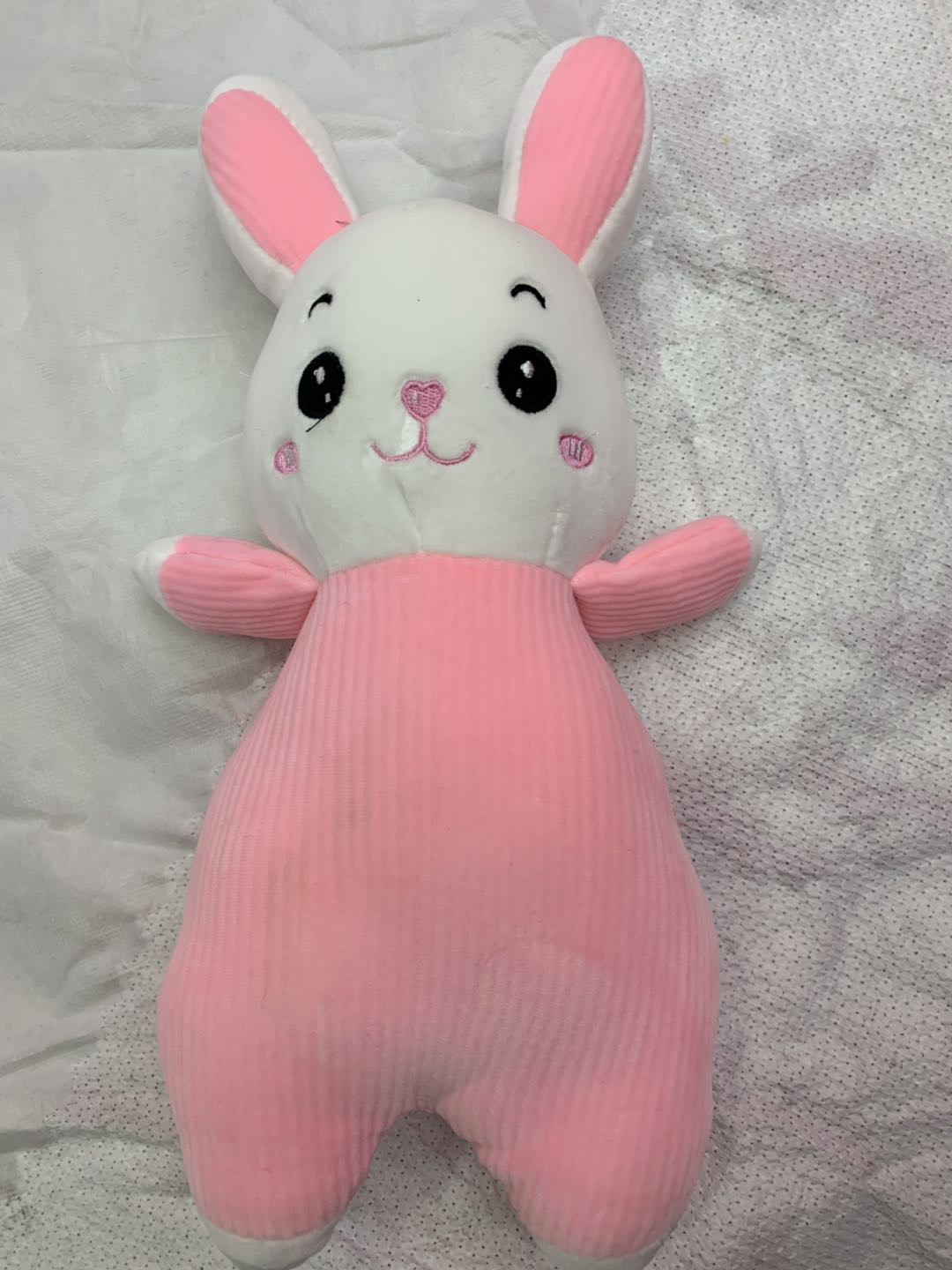 毛绒兔玩具造型可爱填充饱满送女孩生日礼物