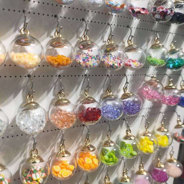 Colored glass bead accessories details Picture
