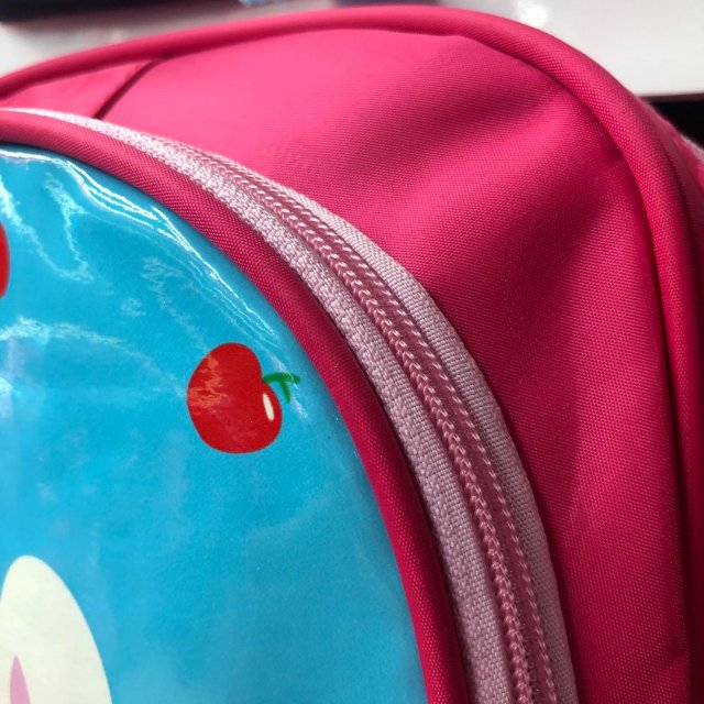 卡通可爱儿童减负学生包小白兔防水小学生背包细节图